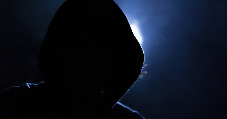 Телефоны на 1,5 млн рублей украли из магазина в Ижевске