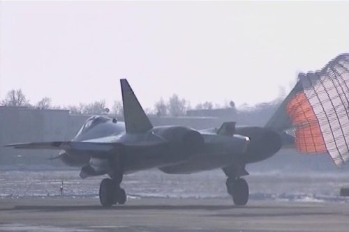 Истребитель ПАК ФА не смог взлететь на «МАКСе» из-за помпажа двигателя