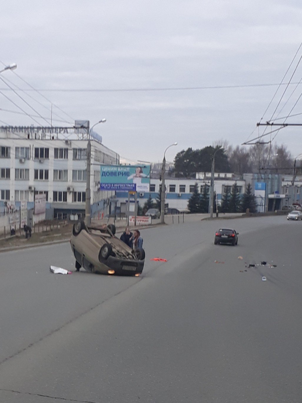 Пьяная женщина перевернулась на машине в Ижевске