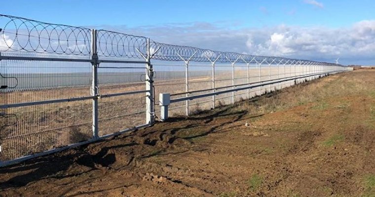 На российско-украинской границе в Крыму построили 60 км заграждения