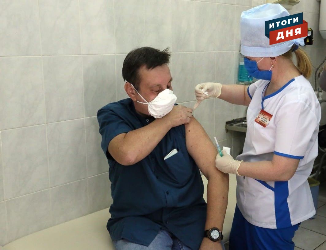 

Итоги дня: начало массовой вакцинации от коронавируса в Удмуртии и Крещенские купания

