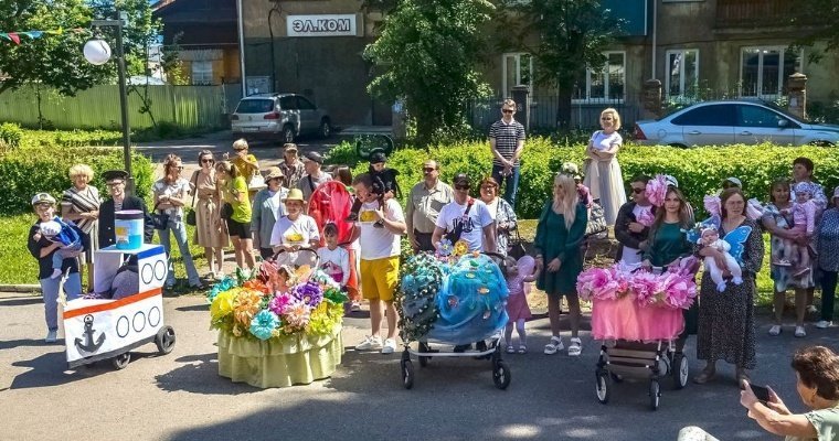 Парад необычных детских колясок прошел в Сарапуле