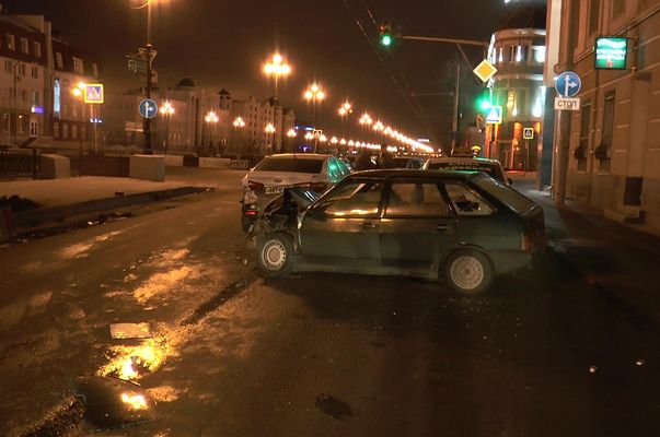 Пьяный водитель «Девятки» в Казани протаранил четыре автомобиля