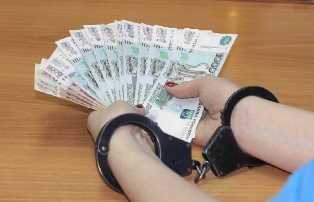 Директора бюджетного учреждения Удмуртии обвинили в махинациях с поставками автозапчастей