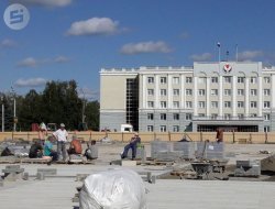 Общественники проинспектировали ход ремонта Центральной площади Ижевска