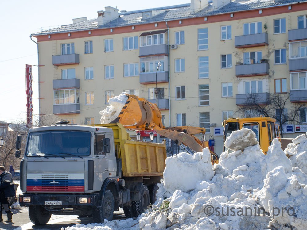 

Ижевск закупит 15 единиц снегоуборочной техники к зиме

