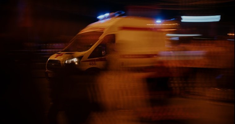 При столкновении двух автомобилей в Сарапуле пострадали шесть человек 