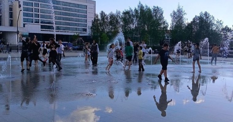 В Ижевске запустили светомузыкальный фонтан 