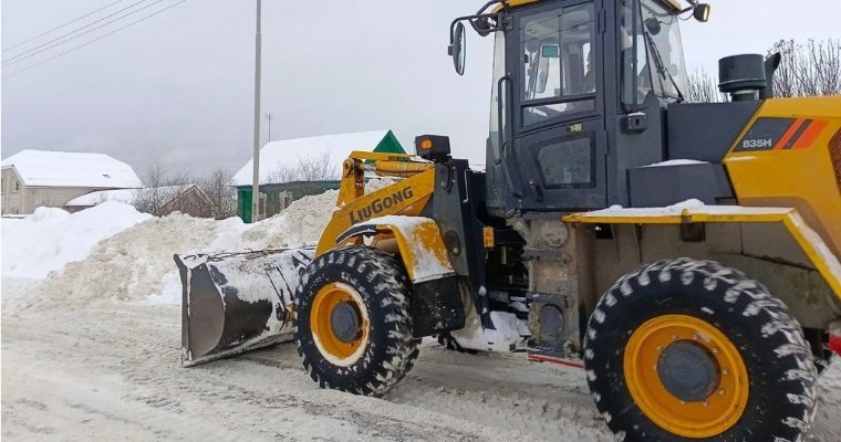 Более 2 000 км дорог расчищают от снега в Удмуртии за сутки