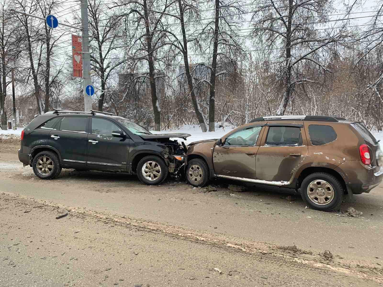 Четыре автомобиля попали в аварию в центре Ижевска