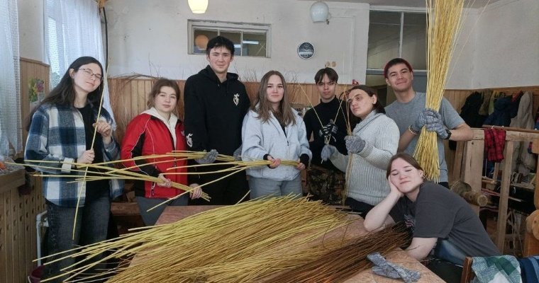 Студенты «Отрядного виража» помогли в благоустройстве на территории Киясовского района