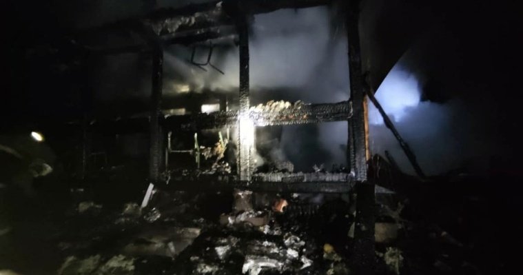 Неправильная дымовая труба в бане послужила причиной пожара в Удмуртии