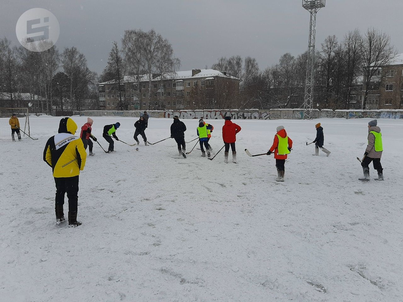 Фанаты Ижстали и Химика перед матчем в Ижевске сыграют в хоккей на валенках