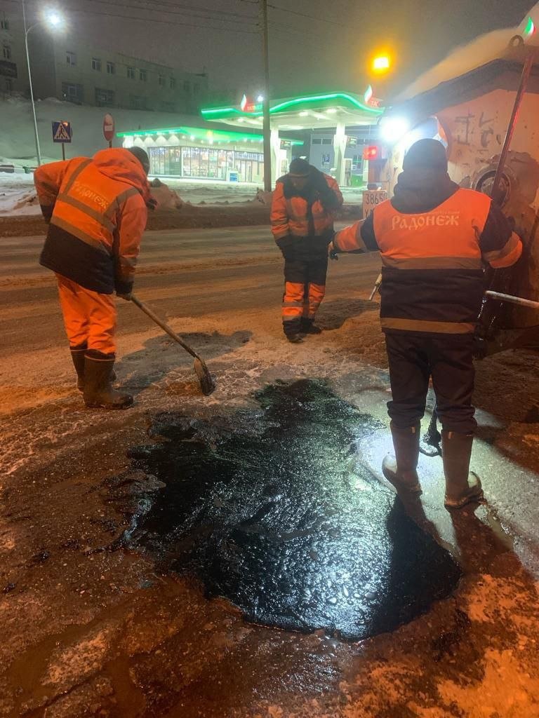 Текущей зимой на шести улицах Ижевска дорожники залатали ямы литым асфальтом