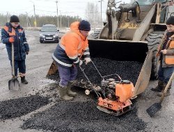 За выходные на региональных трассах Удмуртии ликвидировали более 1700 квадратных метров ям