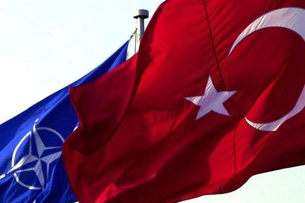 НАТО поддержал право Турции в ситуации с российским СУ-24 на пресс-конференции в Брюсселе