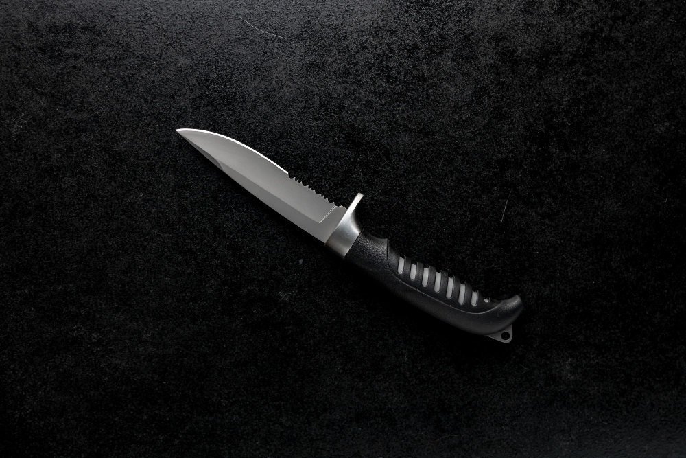 В Шарканском районе мужчина получил восемь ударов ножом от сына своей сожительницы