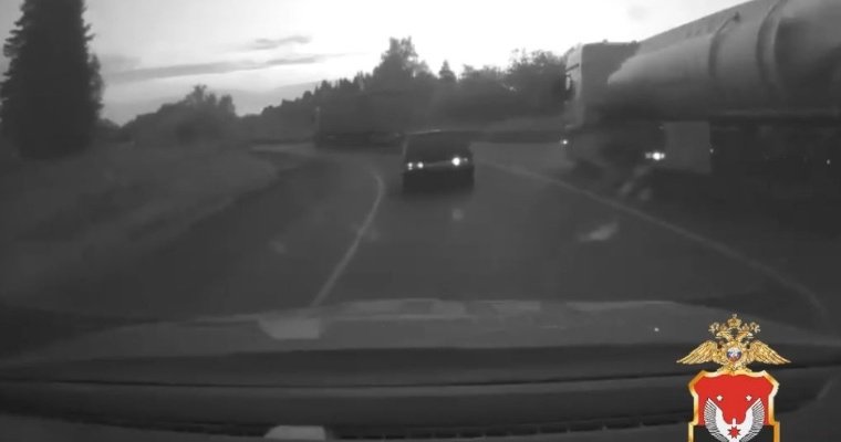 В Удмуртии полиции пришлось открыть огонь по автомобилю 