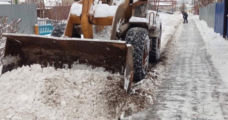 Жители Ижевска направили около 60 жалоб на некачественную уборку дворов от снега