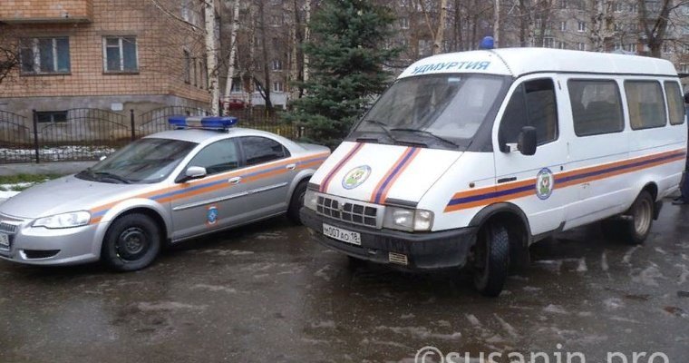 Спасатели в Ижевске помогли пожилой женщине выбраться из ямы