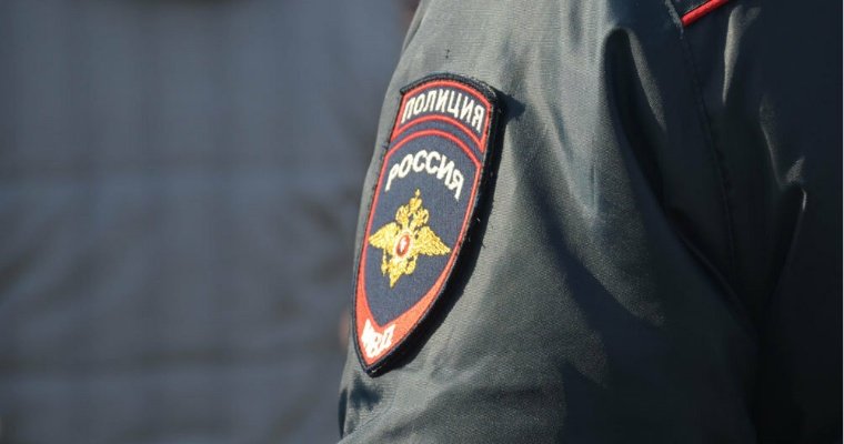 Два с половиной года «строгача» получил житель Удмуртии за попытку ударить полицейского ножом