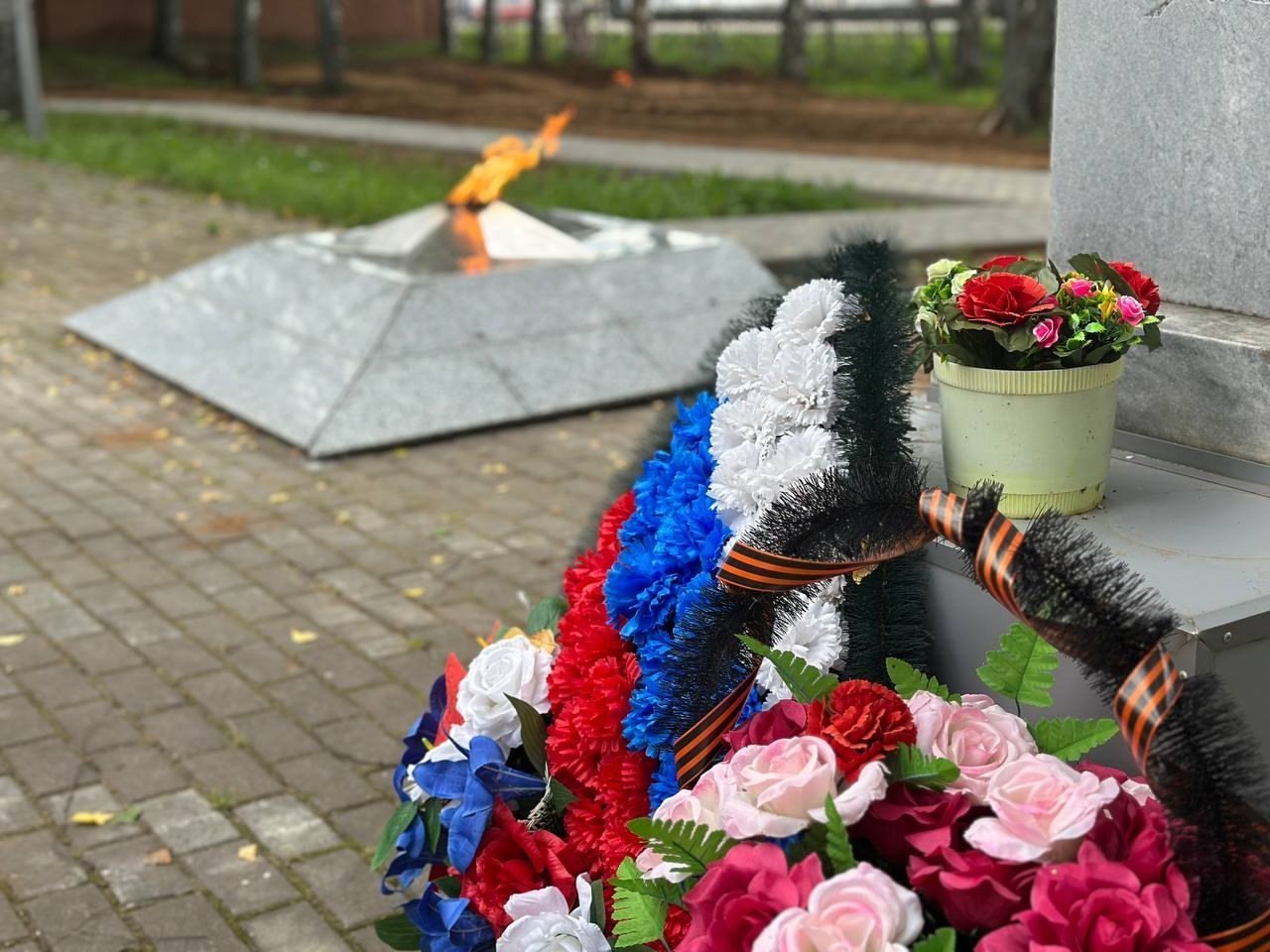 В Юкаменском зажгли Вечный огонь