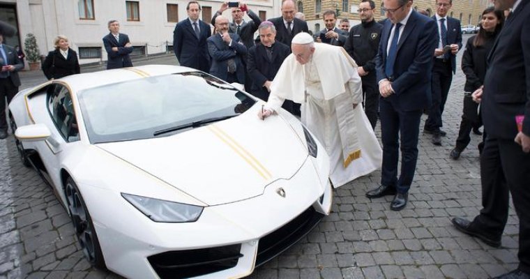 Lamborghini папы Римского продали за 715 тыс долларов