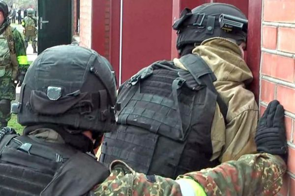 Силовики начали переговоры с блокированными в Нальчике боевиками