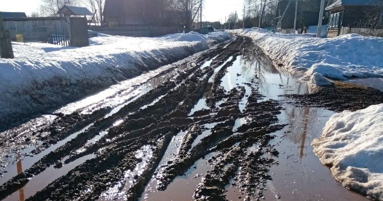Пять лет пытаются отремонтировать деревенскую дорогу в Удмуртии