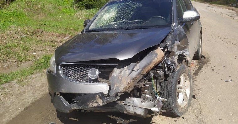 Пьяный подросток из Якшур-Бодьинского районе без спроса взял автомобиль знакомой и попал в аварию