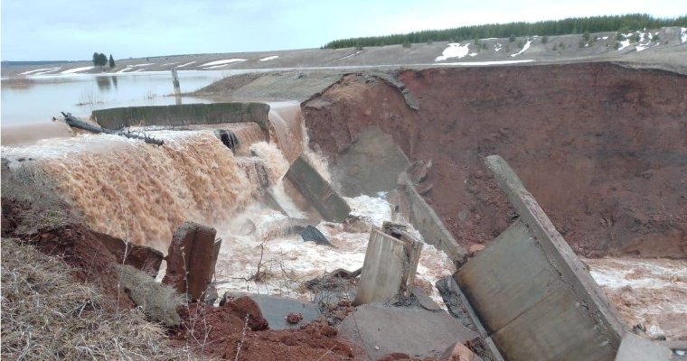 Паводок разрушил плотину в Граховском районе Удмуртии