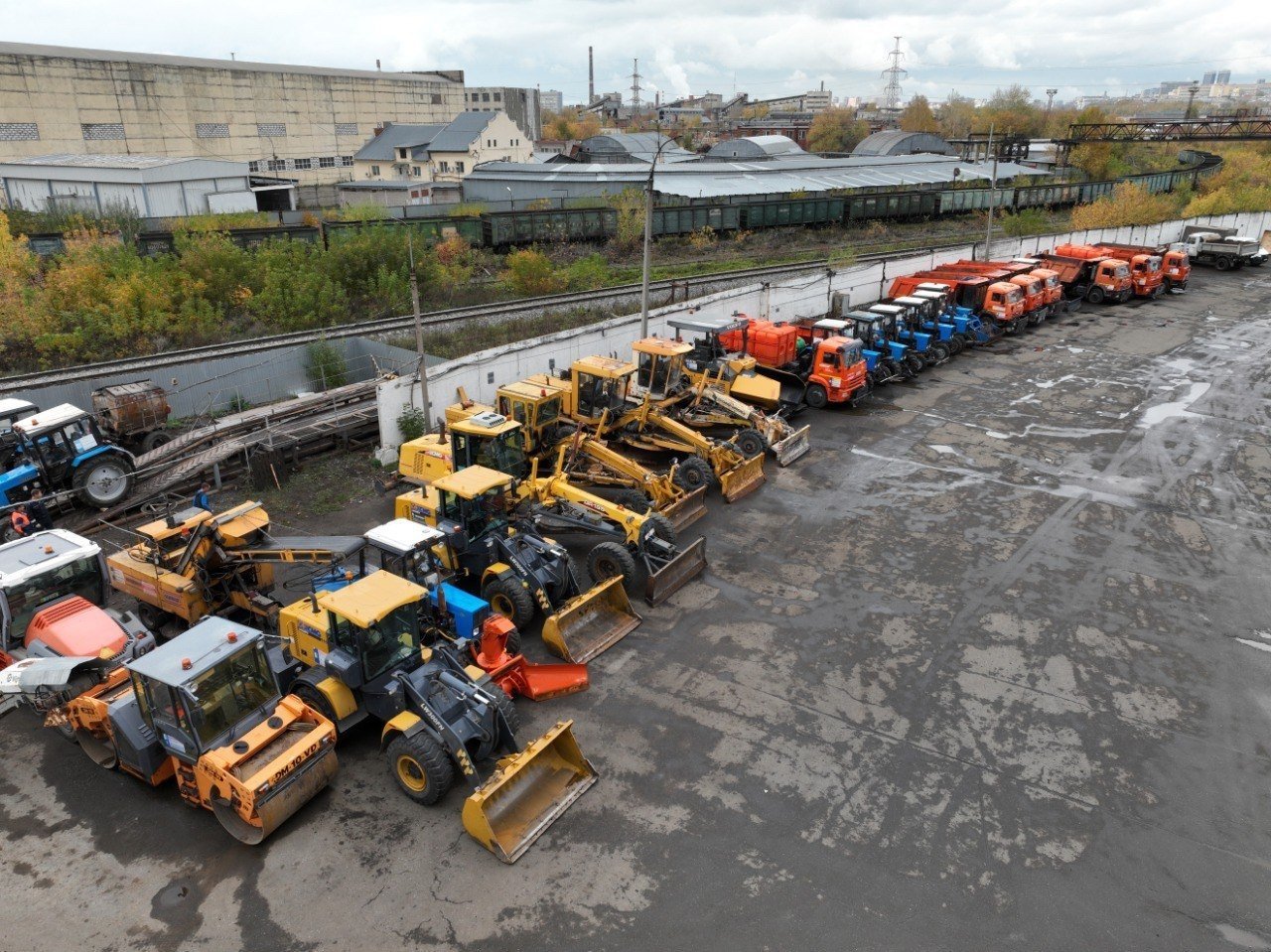 В Ижевске к встрече снегопада подготовили 300 единиц техники