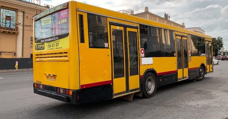 В Ижевске изменили правила в автобусах без кондукторов