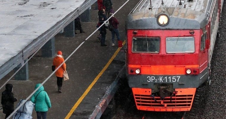 Пассажирский поезд Адлер-Пермь столкнулся с тепловозом под Ульяновском