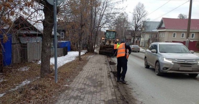 В Ижевске дорожные службы за выходные собрали 28 тонн смёта