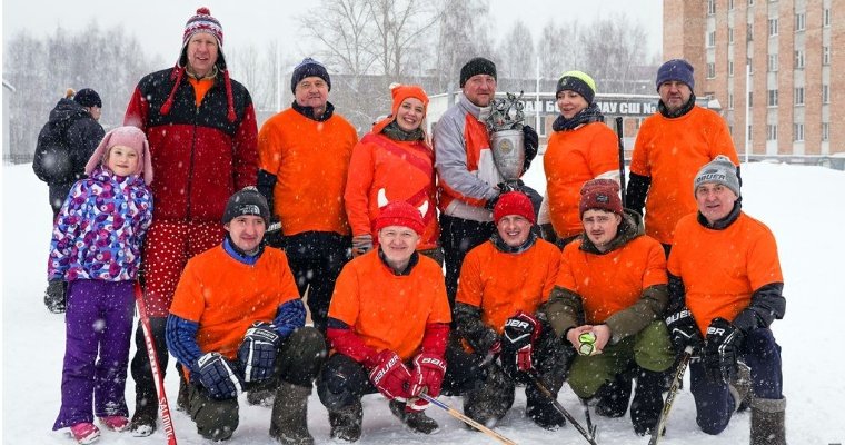 Участники Хоккей-на-валеночной лиги разыграли «Кубок Ижевска — 2023»