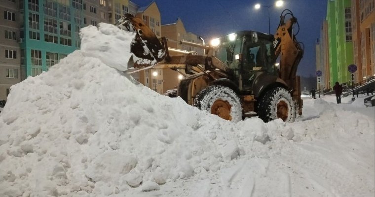 «В режиме повышенной готовности»: глава Ижевска рассказал о работе дорожников в снегопад