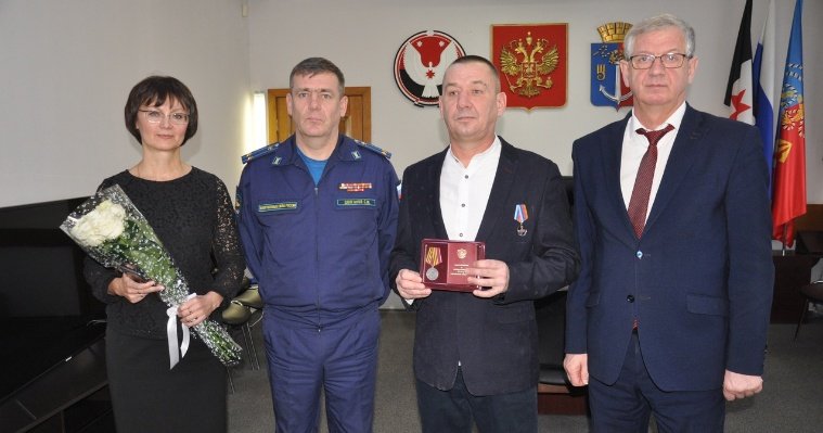 Первому жителю Воткинска после участия в боях на СВО вручили медаль «За храбрость» 