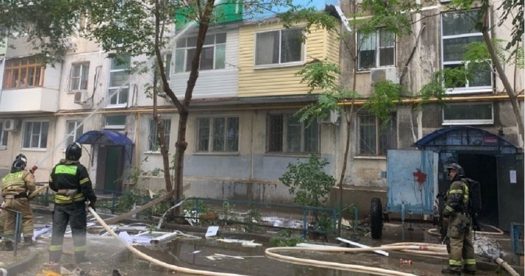 В Астрахани при взрыве газа погибли два жителя многоэтажки