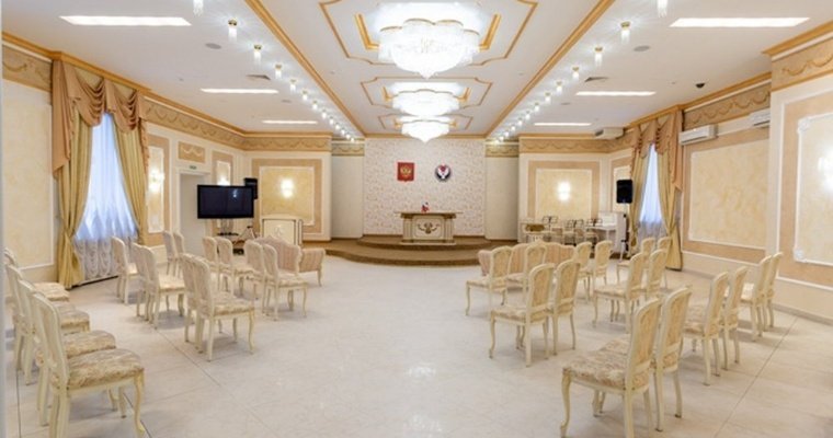 Новый свадебный зал в Ижевске и эвакуация российских дипломатов из Украины: новости к этому часу