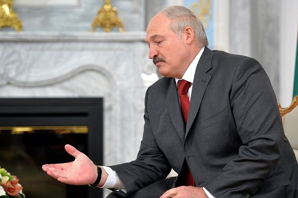 Президент Белоруссии призвал жителей «порох держать сухим»