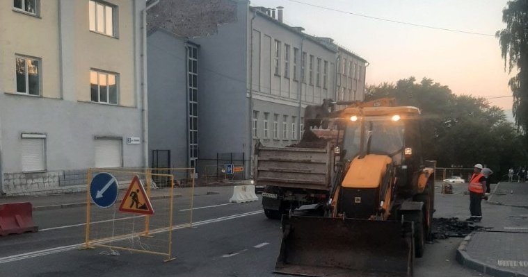 В Ижевске из-за земляных работ ограничили движение по улице Ленина перед спуском к плотине