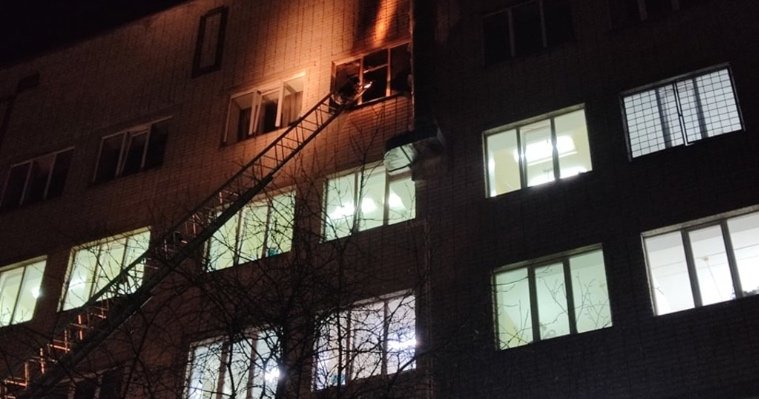 Неисправность светильника стала причиной пожара в ГКБ №6 в Ижевске