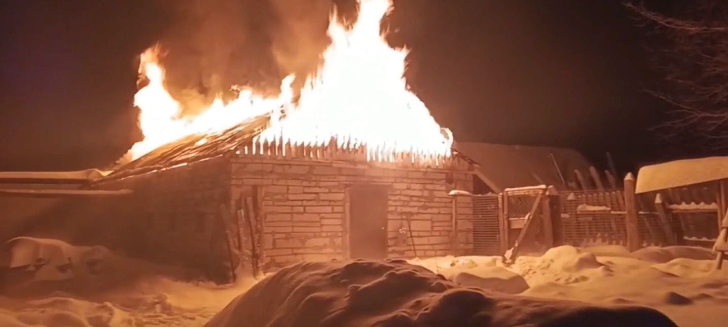 Сотрудники ДПС помогли потушить пожар в Завьяловском районе | 12.01.2024 |  Ижевск - БезФормата