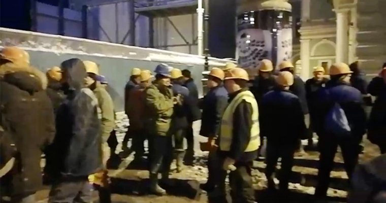 Строители метро Санкт-Петербурга объявили голодовку из-за задержек зарплаты