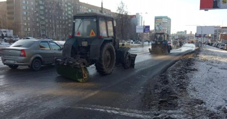 Повреждённый водопровод на улице 10 лет октября в Ижевске починят в течение суток