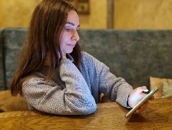 В тренде смартфоны и онлайн-чтение: как изменились привычки жителей Удмуртии в 2022 году
