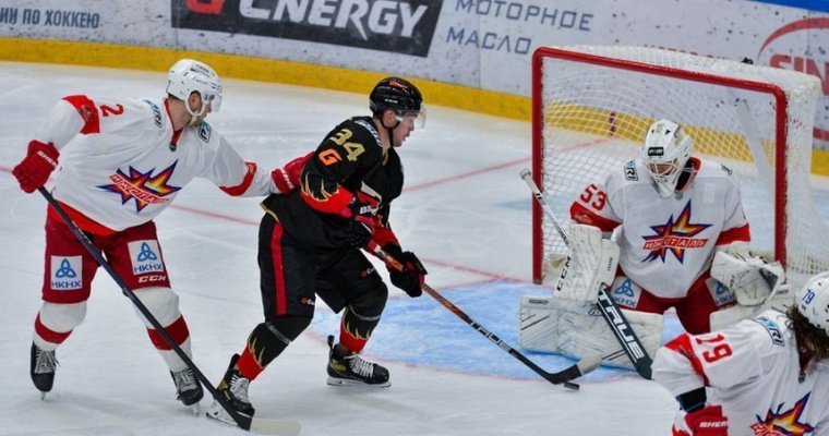 Успешная по началу игра с «Омскими Крыльями» обернулась поражением для хоккеистов «Ижстали»