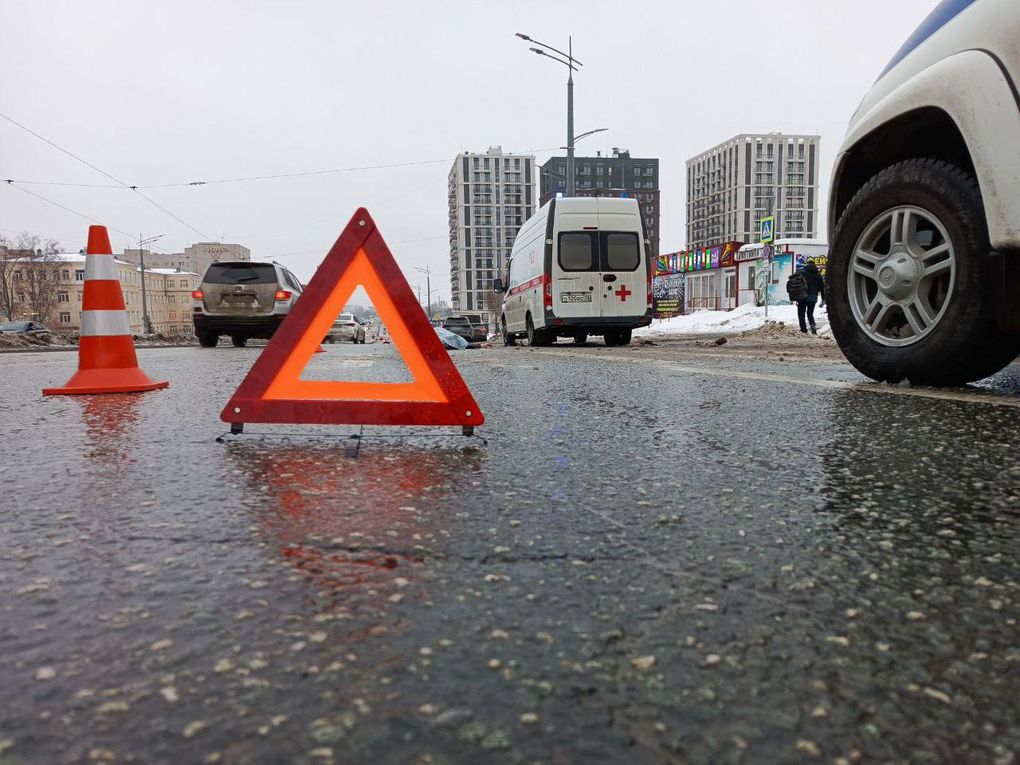 Водитель «БМВ» насмерть сбил пешехода на улице Карла Маркса в Ижевске