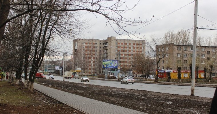 Гарантийный тротуар на улице Ворошилова в Ижевске 17 апреля проверит комиссия
